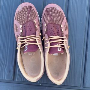 ON CLOUD WOMEN'S  SHOES - Dustrose - Mulberry